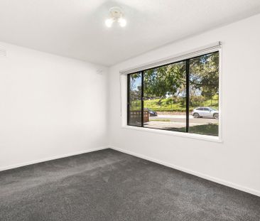 Leafy Essendon North Apartment - Photo 4