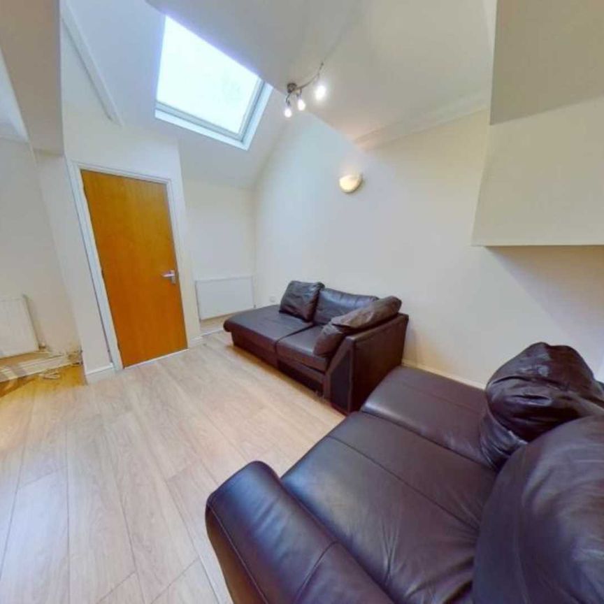 Price £1,440 pcm - Available Now - Furnished - Photo 1