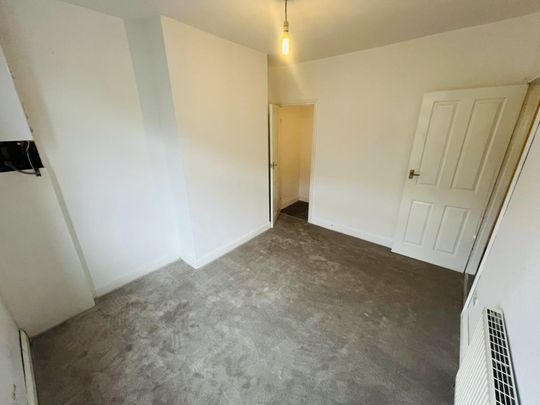 Thackray Street, Halifax - Photo 1