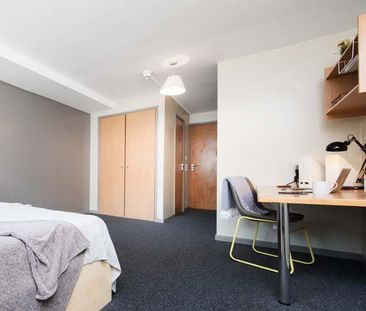 1 bedroom in a flat share to rent - Photo 4