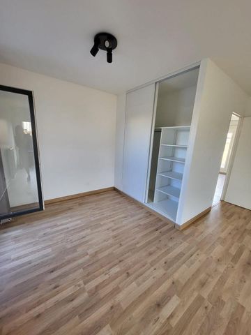 Location Appartement 3 pièces 83m² BRON 69500 - Photo 5