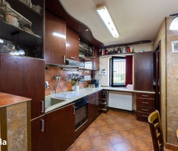 Apartament cu 3 camere de închiriat în zona Podgoria - Fotografie 4