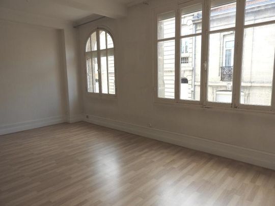 Location Appartement 3 pièces 81m² BORDEAUX 33000 - Photo 1