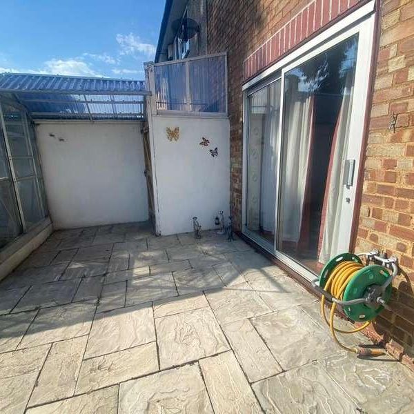 Mungo Park Road, Rainham, RM13 - Photo 1