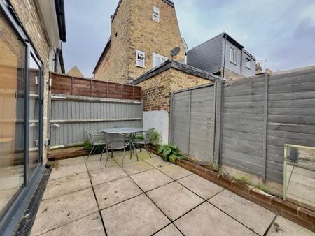 1 bedroom flat to rent - Photo 5