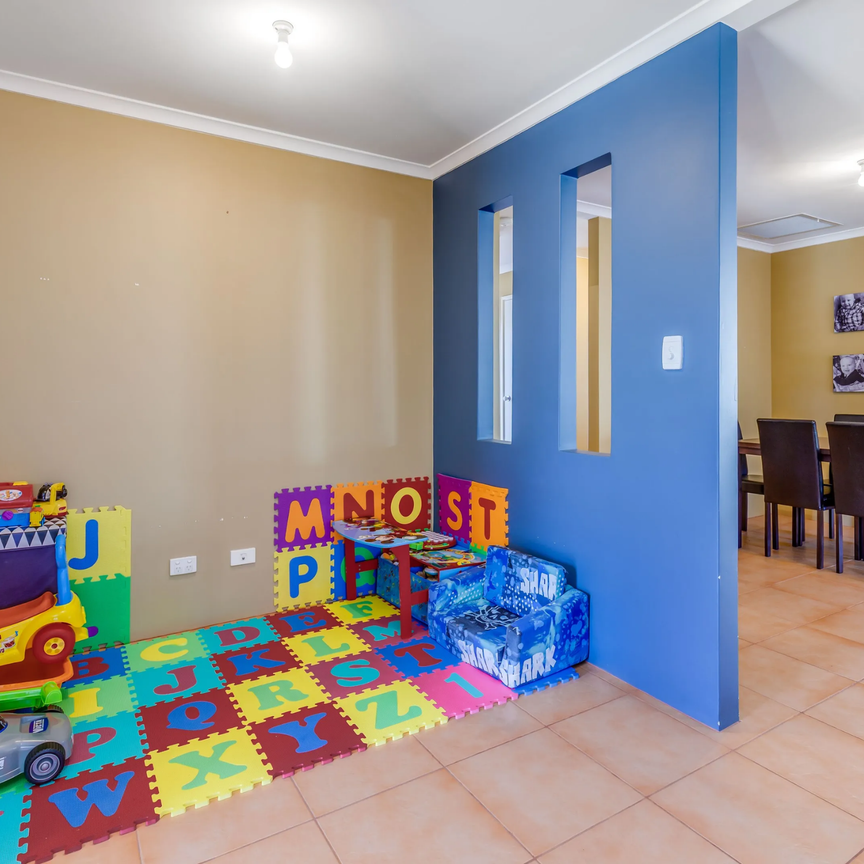 5 Hastie Close, Brookdale WA 6112 - House For Rent - $600 | Domain - Photo 1
