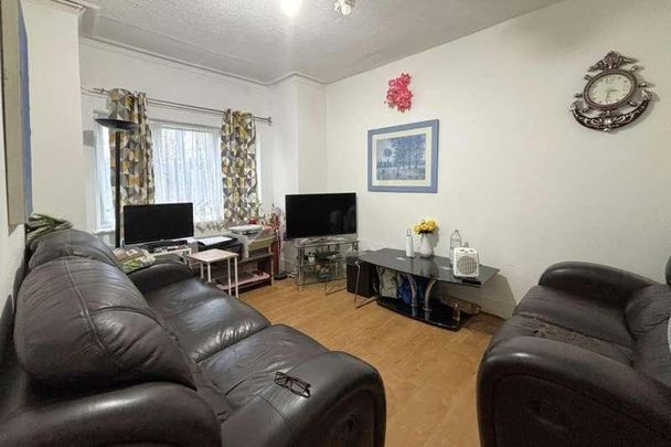 Woking, Surrey, GU21 - Photo 1