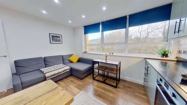 101 Commercial Road, Kirkstall - Photo 1