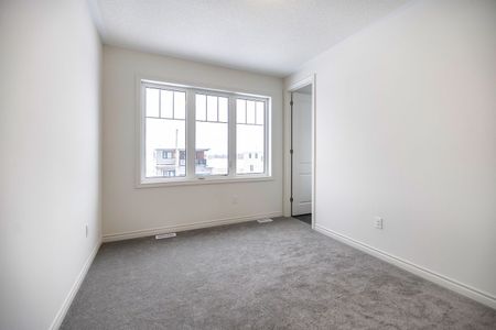 For Lease - 67 Debois Street, Kawartha Lakes, Ontario - Photo 5