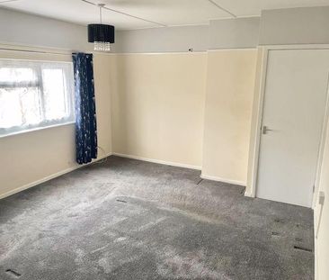 2 bedroom end of terrace house to rent - Photo 2