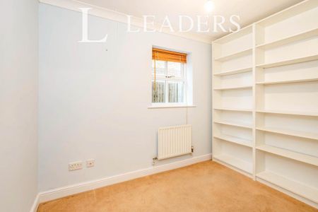 4 bedroom detached house to rent - Photo 4