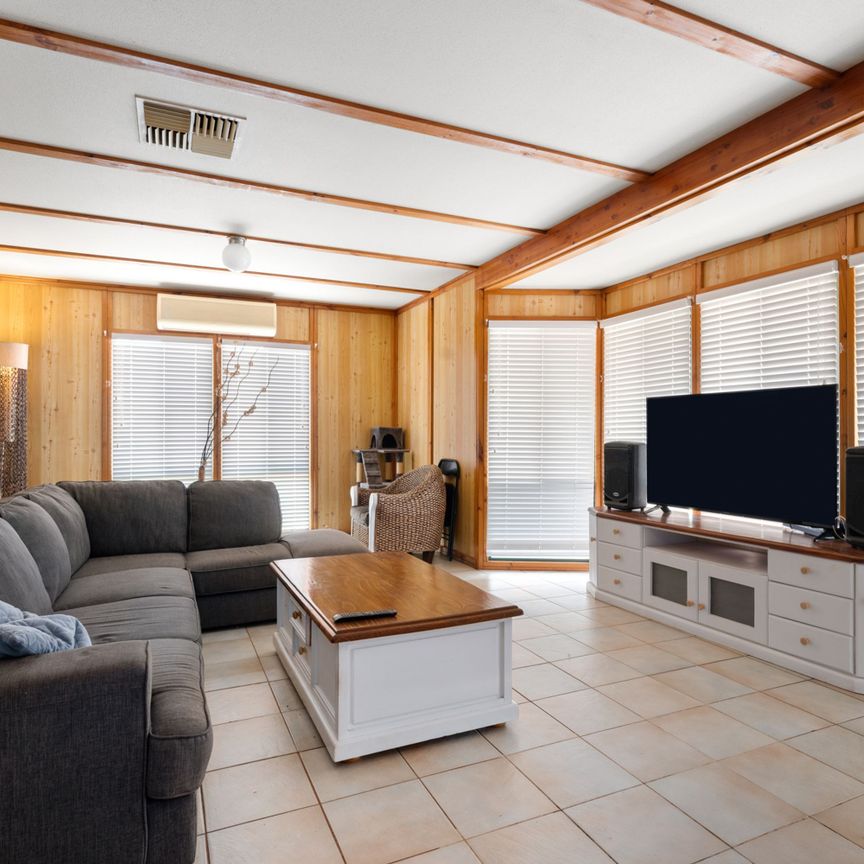 Spacious & Comfortable Family Home for Lease! - Photo 1