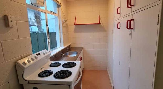 St Albans two bedroom Unit - Photo 1