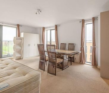 3 bedroom flat to rent - Photo 2