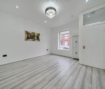 Hawthorn Grove, Ashton-under-lyne, OL7 - Photo 3