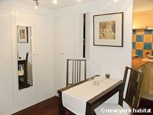 Logement à Paris, Location meublée - Photo 5