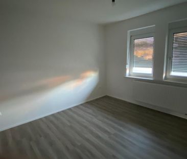Helle 3,5-Zimmer Wohnung mit Balkon in Calden - Photo 1
