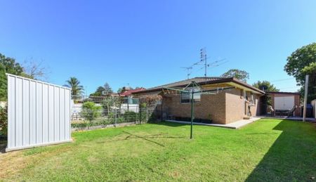 SOUTH TAMWORTH - Spacious Duplex with Yard - Photo 3