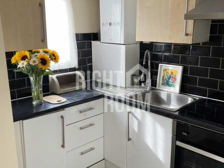 Room 5, Garnet Walk, Beckton, London E6 - Photo 4