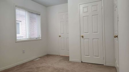 Four bedroom home for.rent in Ajax - Photo 4