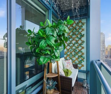 For Lease - 8 The Esplanade Street Unit# 5210, Toronto, Ontario - Photo 1