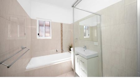 Magnificent family home, one not too miss! - Photo 4