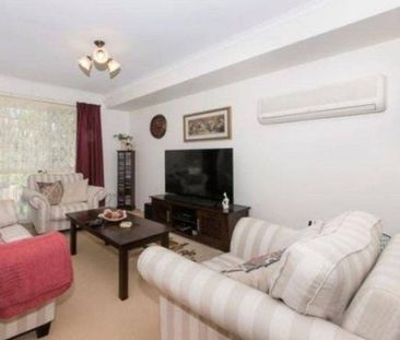 $650/wk 3 Bedroom 2 Bathroom Home Forest Lake - Photo 1