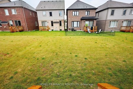 For Lease - 8 Copperhill Heights, Barrie, Ontario - Photo 4