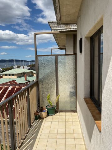 3/2 Ashfield Street, SANDY BAY TAS 7005 - Photo 3