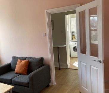 4 bedroom flat to rent - Photo 3