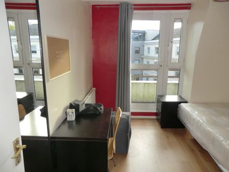 3 bedroom flat share to rent - Photo 2