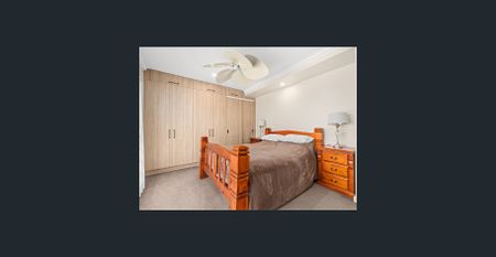 NEAT AS A PIN - Photo 4