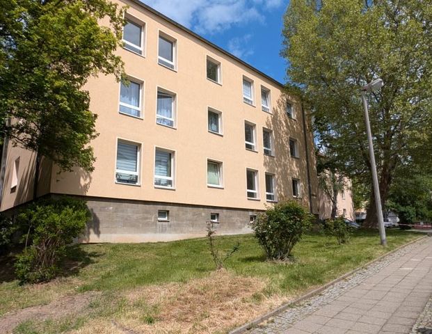 SOFORT BEZUGSFERTIG! // 3 helle Räume mit Wannenbad am Stadtrand - Foto 1