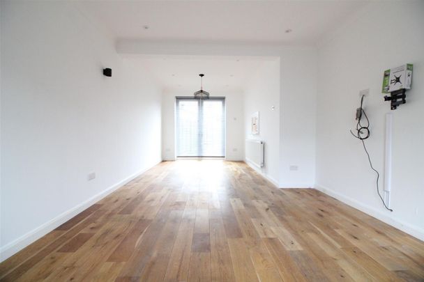 Elmlea Drive, Hayes - Photo 1