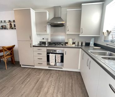 3 bedroom detached to let - Photo 1