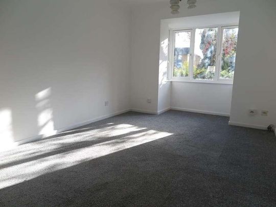 Sterling Gardens, London, SE14 - Photo 1