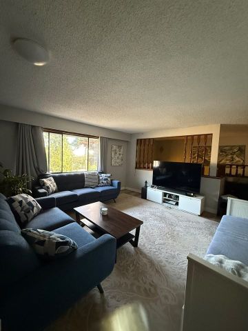 2205 Ninth Avenue apartment — New Westminster, BC (3-Bedroom) - 3 Bedroom - Photo 3
