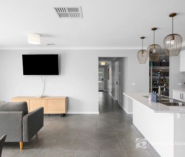 SPACE, COMFORT & CONVENIENCE IN DAINTREE ESTATE - Photo 3