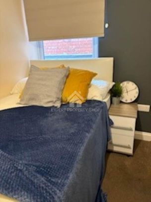 1 bedroom in a house share to rent - Photo 1