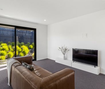 Luxurious Living - Photo 3