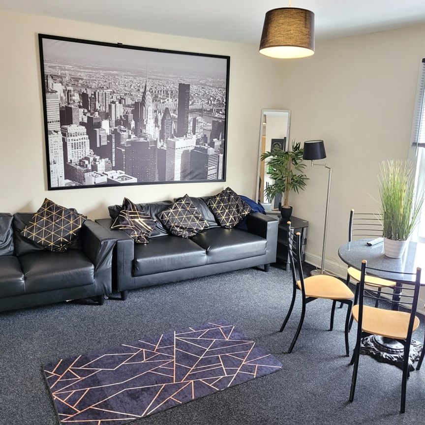 6 Bed Flat, Glossop Road, S10 - Photo 1