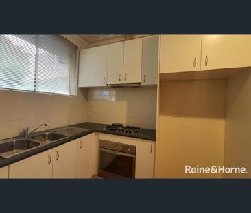 2/1 Thomas Street, St Albans, Vic 3021 - Photo 1