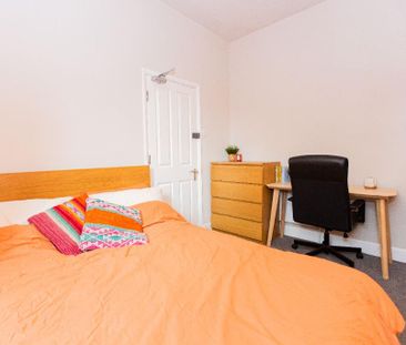 6 bedroom detached house to rent - Photo 1