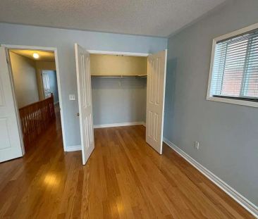 83 BUR OAK AVENUE - Photo 2