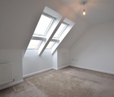 3 bedroom end of terrace house to rent - Photo 4