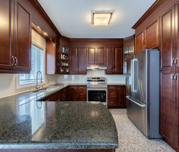 4325 Rue de l'Oural Brossard, QC J4Y - Photo 1