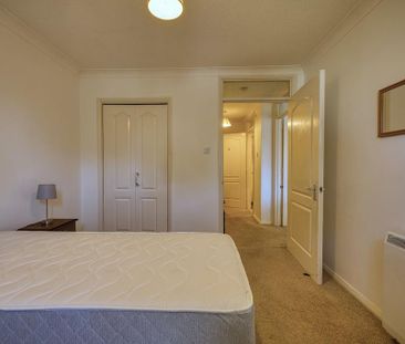 1 bedroom retirement property to rent - Photo 4