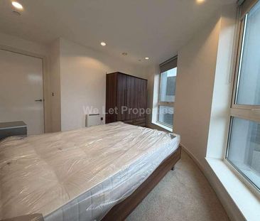 The Heart, Blue, Media City, M50 - Photo 1