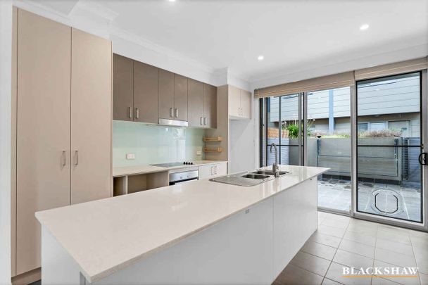 Tidy Townhouse! - Photo 1
