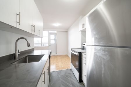 For Lease - 165 Cosburn Avenue Unit# 604, Toronto, Ontario - Photo 2